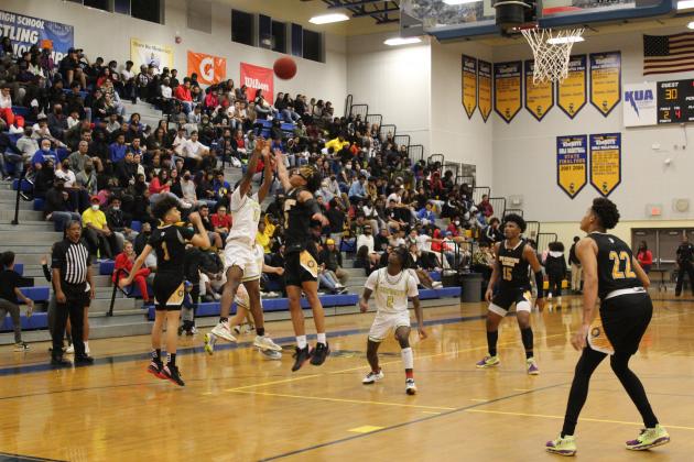 Sean Combs (11) hopes to help shoot Osceola to another district title and playoff berth starting Wedneseday at Lake Nona. PHOTO/KEN JACKSON