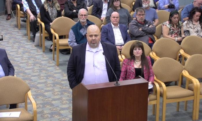 Toho Water Authority Todd Swingle makes a presentation Thursday at the St. Cloud City Council meeting. City Environmental Utilities Diretor Marjorie Craig (right) looks on.