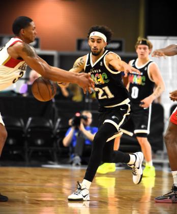 Trevelin Queen scored 30 points, including 23 in the first half, of Wednesday's win over the Cleveland Charge to help swing the Osceola Magic from a loss Monday. PHOTO/KATIE WILLIAMS