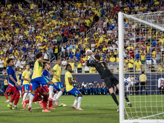 USA Matt Turner's play in Wednesday's raucous friendly against Brazil -- here making one of his 11 saves -- earned him Match of the Match honors. PHOTO/MARIO CASAMALHUAPA