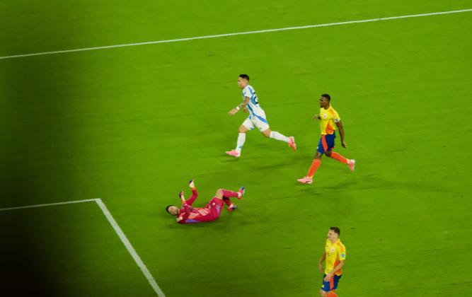 Lautaro Martínez emerged as the hero for Argentina, netting the dramatic decisive goal in the 112th minute and clinching both the championship and the tournament's Golden Boot. Lautaro Martínez emerged as the hero for Argentina, netting the decisive goal in the 112th minute and clinching both the championship and the tournament's Golden Boot. PHOTO/MARIO CASAMALHUAPA