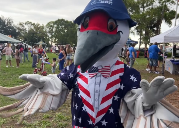 Sami the Sandhill Crane welcomed Lakefront visitors Thursday.  PHOTO/CITY OF ST. CLOUD