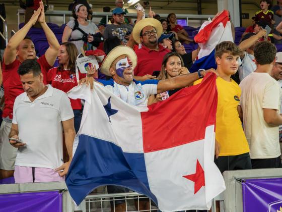 The Panama Crowd celebrate the 3-1 victory over Bolivia.   PHOTO/MARIO CASAMALHUAPA