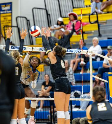 Jordin Southall (7) is one of the members of the Osceola volleyball hit squad that make the Kowboys the favorite for the OBC tournament, which begins Monday. PHOTO/TAYLOR MCFEE