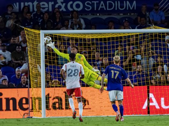 Pedro Gallesse saves a New England shot in the second half. PHOTO/MARIO CASAMALHUAPA