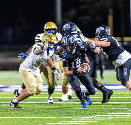 Defensive linemen like Joshua Alamo and Elijah Vansickle harassed Armwood QB Rhys Brush all night long. PHOTO/TAYLOR MCFEE
