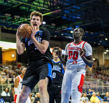 Colin Castleton returned from a stint with the NBA's Toronto Raptors and added 20 points, 13 rebounds and seven assists to the lineup in the Osceola Magic' 124-119 win over the Birmingham Squadron Saturday. PHOTO/TAYLOR MCFEE
