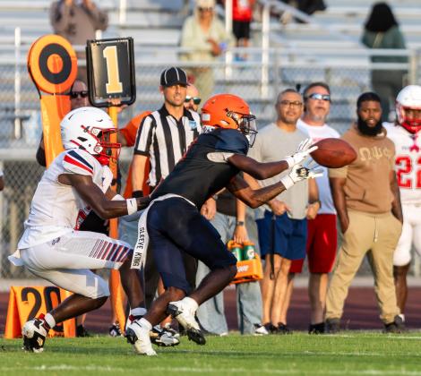 Tohopekaliga and Poinciana went at it last week at their un-scored, controlled-scrimmage spring game on the Tigers' new football field. (Photo/Taylor McFee)