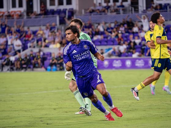 Ramiro Enrique scores the second goal. Photos by Mario Casamalhuapa
