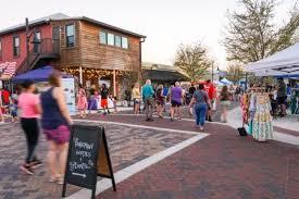 The Downtown St. Cloud Monthly Market takes place the last Wednesday of each month starting in September. Vendor applications are now available. (Photo/Experience Kissimmee)