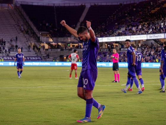 Martin Ojeda celebrates his second goal of the night. (Photo/Mario Casamalhuapa)