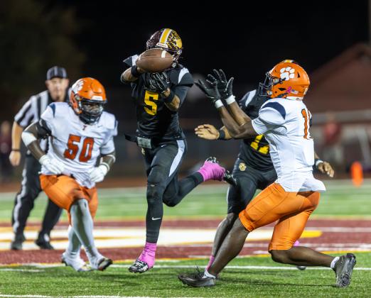 St. Cloud's Bryce Williams steps in front of another Tohopekaliga pass, providing the defense the Bulldogs needed to beat Toho and all but claim the District 7A-10 crown. (Photo/Taylor McFee)