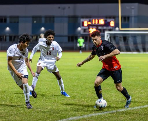 Gateway, shown in February's district championship against Innovation, can defend its Orange Belt Conference championship Friday with a victory over Tohopekaliga at Osceola High on Friday. (Photo/Taylor McFee)