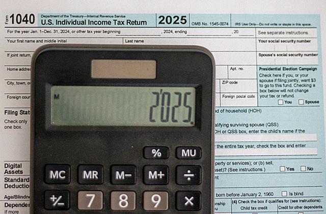Just in time for tax season, Valencia College accounting students and professors will offer free tax preparation help to the public on selected Saturdays in February and March.