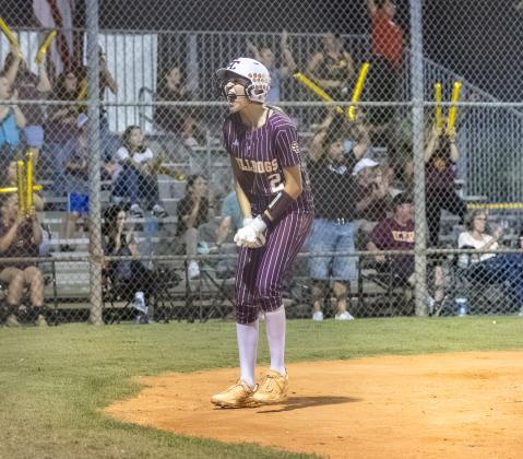Lacey Scott scores the winning run in the bottom of the seventh on Shyenne Hawkins' two-run double to win it. (Photo/Taylor McFee)