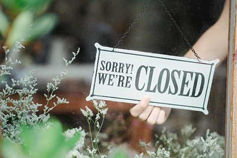 ICE and our own lawmakers are freezing our local economy. They aren’t making it easy for small business owners, as small businesses are having a challenging time remaining open, with several customers are too afraid to go out. (Photo/Amina Filkins, Pexels)
