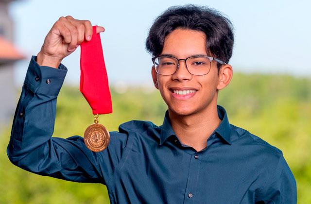 Cesar Parra, Valencia College Coca-Cola Academic Team Scholar