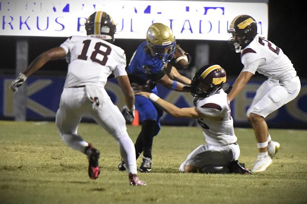 Osceola used a huge second half to record its 15th win in a row over St. Cloud in 44-7 fashion. (Photo/Katie Williams)