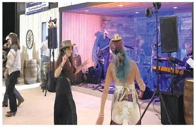 Redneck Gala photos by Toni Rowan