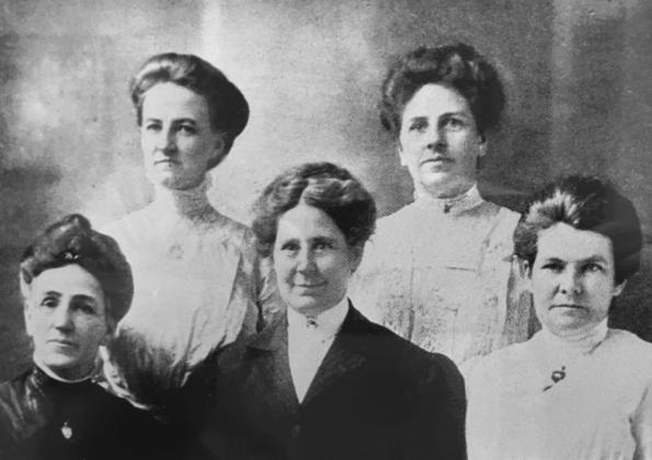 Members of the Kissimmee Women’s Club in the early 1900s. PHOTO/DAVID CHIVERS