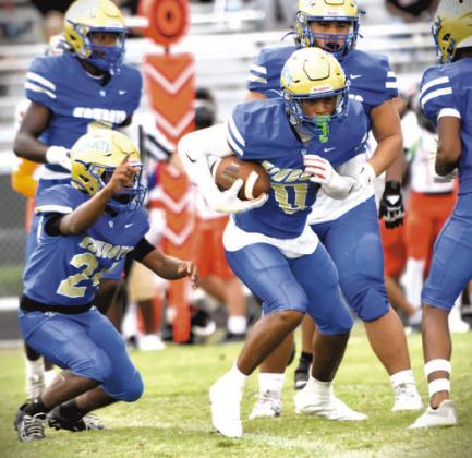  Osceola’s Jalen Bell (left), a key piece to the Kowboys’ district championship and playoff run, is the Osceola News-Gazette Football Player of the Year. PHOTOS/KATIE WILLIAMS