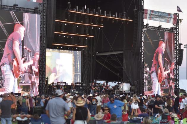 Country Thunder photos by Katie Williams
