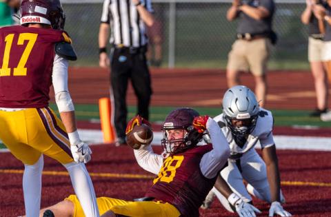 St. Cloud tight end Owen Sullivan caught eight passes for 176 yard in last week’s spring jamboree, and celebrated this touchdown pass. (Photo/ Taylor McFee)