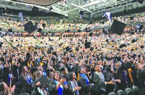 More than 1,250 students received their high school diplomas from Florida Virtual Schools on May 27 at a ceremony at the University of Central Florida. (Photo/FLVS)