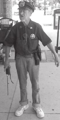 Robert “Backup Bob” Tarr, circa 2015, in his element on patrol in downtown Kissimmee. PHOTO/FACEBOOK
