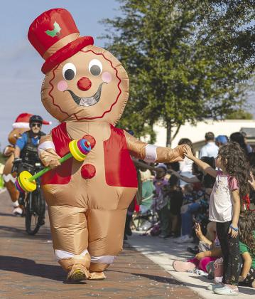 St. Cloud Tree Lighting and Christmas Parade photos by Taylor McFee
