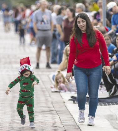 St. Cloud Tree Lighting and Christmas Parade photos by Taylor McFee