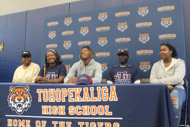 Toho's Kam Davis-Roberts is off to play quarterback at St. Thomas University in Miami. PHOTO/KEN JACKSON
