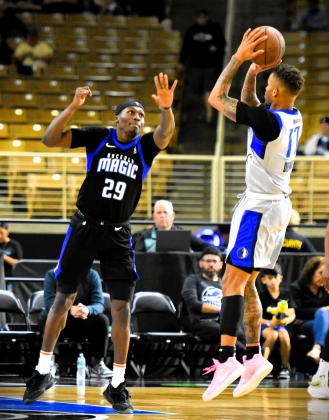 Daeqwon Plowden got the start, chipped in 25 points and helped the Osceola Magic hold their first opponent under 100 points in Thursday's 115-98 win over the Memphis Hustle. PHOTO/KATIE WILLIAMS