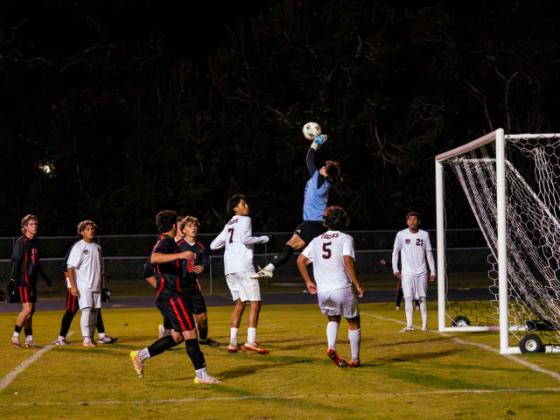 Tohopekaliga goalie Carlos Semprum rises up for one of his seven games in the Tigers' 2-0 championship win Friday over Gateway. (Photo/Mario Casamalhuapa)