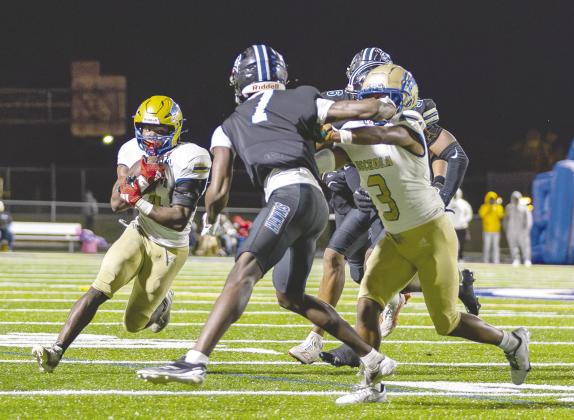 It was the defensive effort of the Osceola Kowboys and the running of senior Taevion Swint (139 yards, two touchdowns) that powered OHS into Friday’s Class 6A state semifinal at Gainesville Buchholz. PHOTO/TAYLOR MCFEE PHOTO/TAYLOR MCFEE