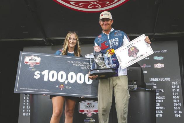 Drew Gill came away with the $100,000 top prize with final-day limit weighing nearly 32 on Championship Sunday of the Tackle Warehouse Pro Circuit Championship on the Kissimmee Chain of Lakes. (Photo/Major League Fishing)