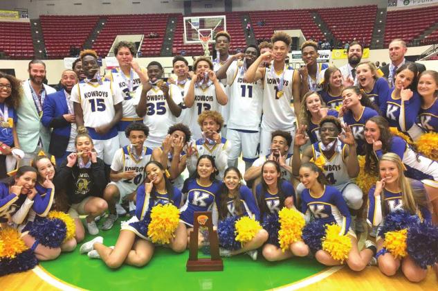 Nate Alexander, back row, far right, won two state championships, including the photo above in 2017. PHOTO/SPECSPORTSFL