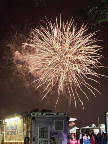 A festive 4th in St. Cloud -- Photos by Ming Henry