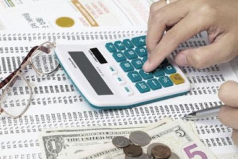The first step is to prioritize what is essential, for example shelter, groceries, utilities, health items, car insurance and transportation.