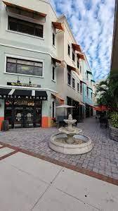 Carinos Cafe in downtown Kissimmee will host “Cocktails Under the Stars” Saturday from 5-8 p.m. PHOTO/CARINOS CAFE