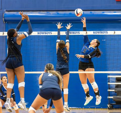 Cate Palmi (9), shown here in a match earlier in the season, came up big for Osceola, especially in the second set, to help the Kowboys edge out No. 6 Hagerty on Tuesday. PHOTO/TAYLOR MCFEE