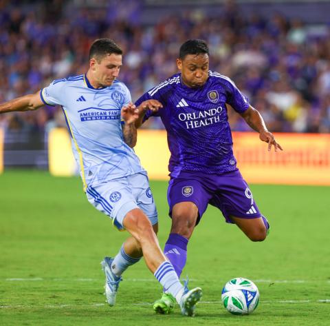 Luis Muriel seconds before he is fouled and receives a penalty kick. (Photo Taylor McFee)