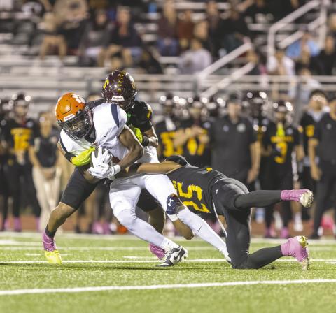 Last year St. Cloud upended Tohopekaliga; if that happens Friday, the Bulldogs could claim a district title for the first time since 2016. (Photo/Taylor McFee)