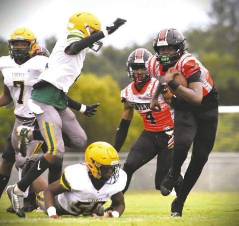 Gateway, winners of three of their last four including a shutout against Liberty last week, will look to use its running attack of Nydrell Thigpen (with ball) and Josh Fuller (4) in its annual rivalry game against St. Cloud Friday at the Ridenour Sports Complex. PHOTO/KATIE WILLIAMS